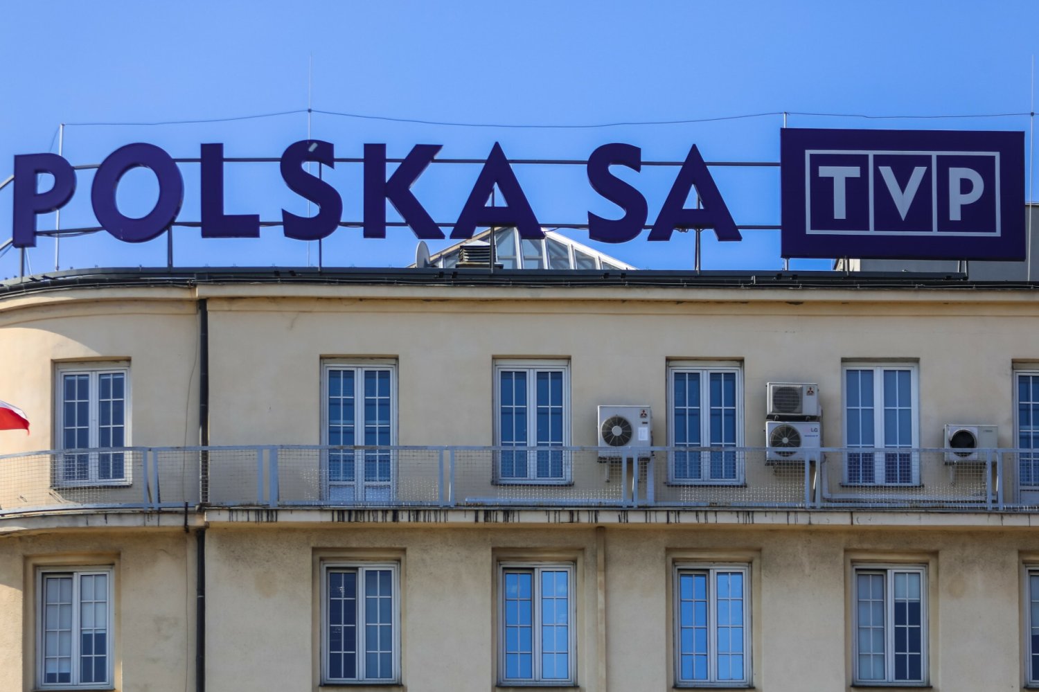 Warszawski sąd zdecydował ws. likwidacji TVP. Kolejne problemy Sienkiewicza.