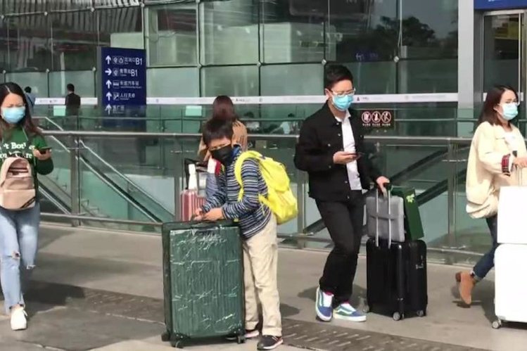 Rośnie liczba zachorowań z powodu koronawirusa z Wuhan. Na całym świecie zmarło już 213 osób.