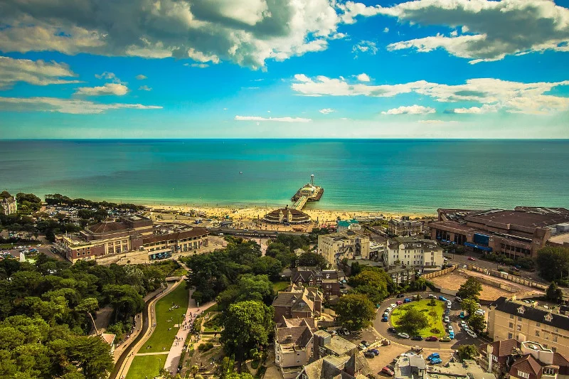 Bournemouth, miasto w Anglii, w którym od 14 lat mieszka pisarz