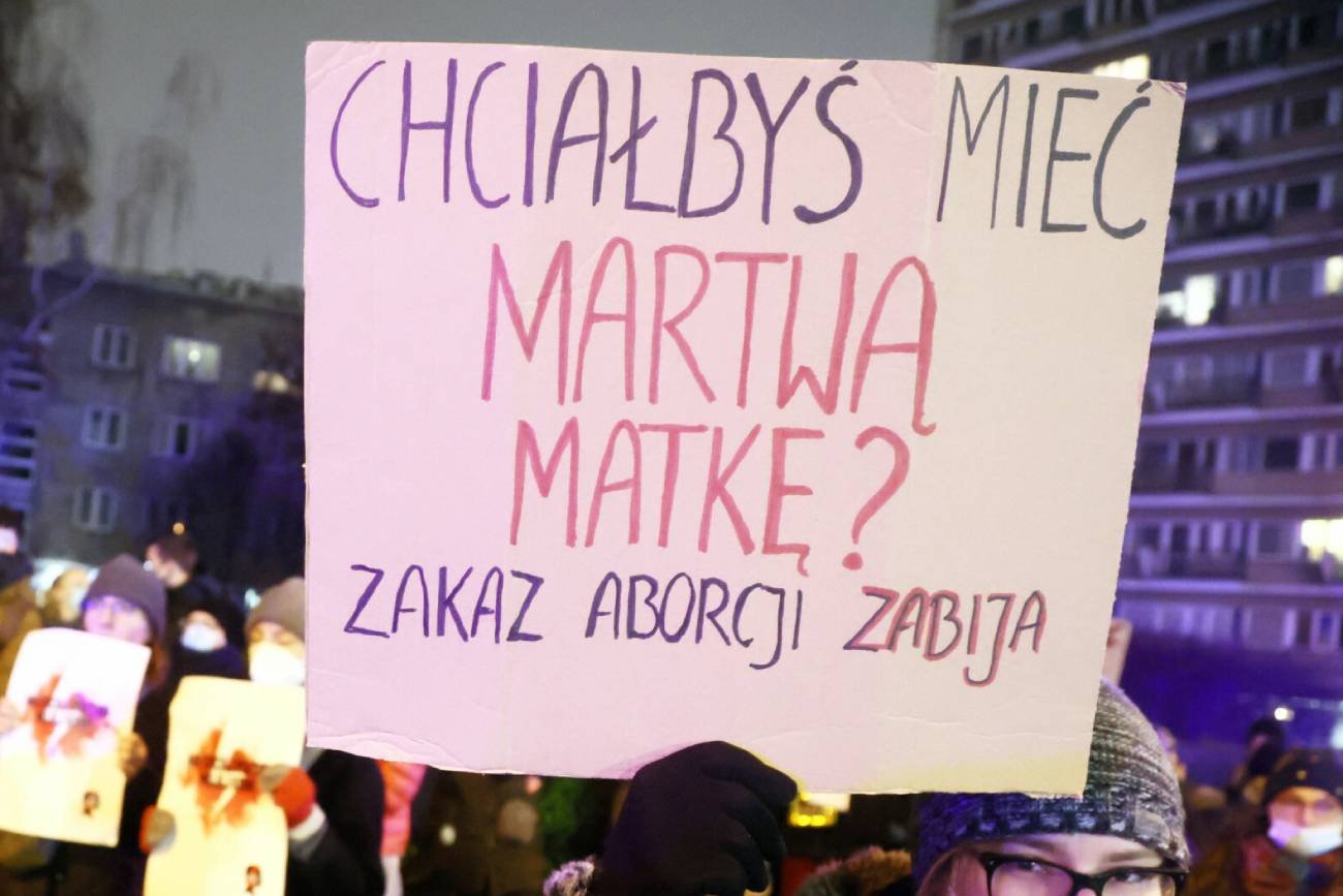 Według lekarza, Polki protestujące po śmierci Agnieszki z Częstochowy mogą mylić się w ocenie jej sprawy.