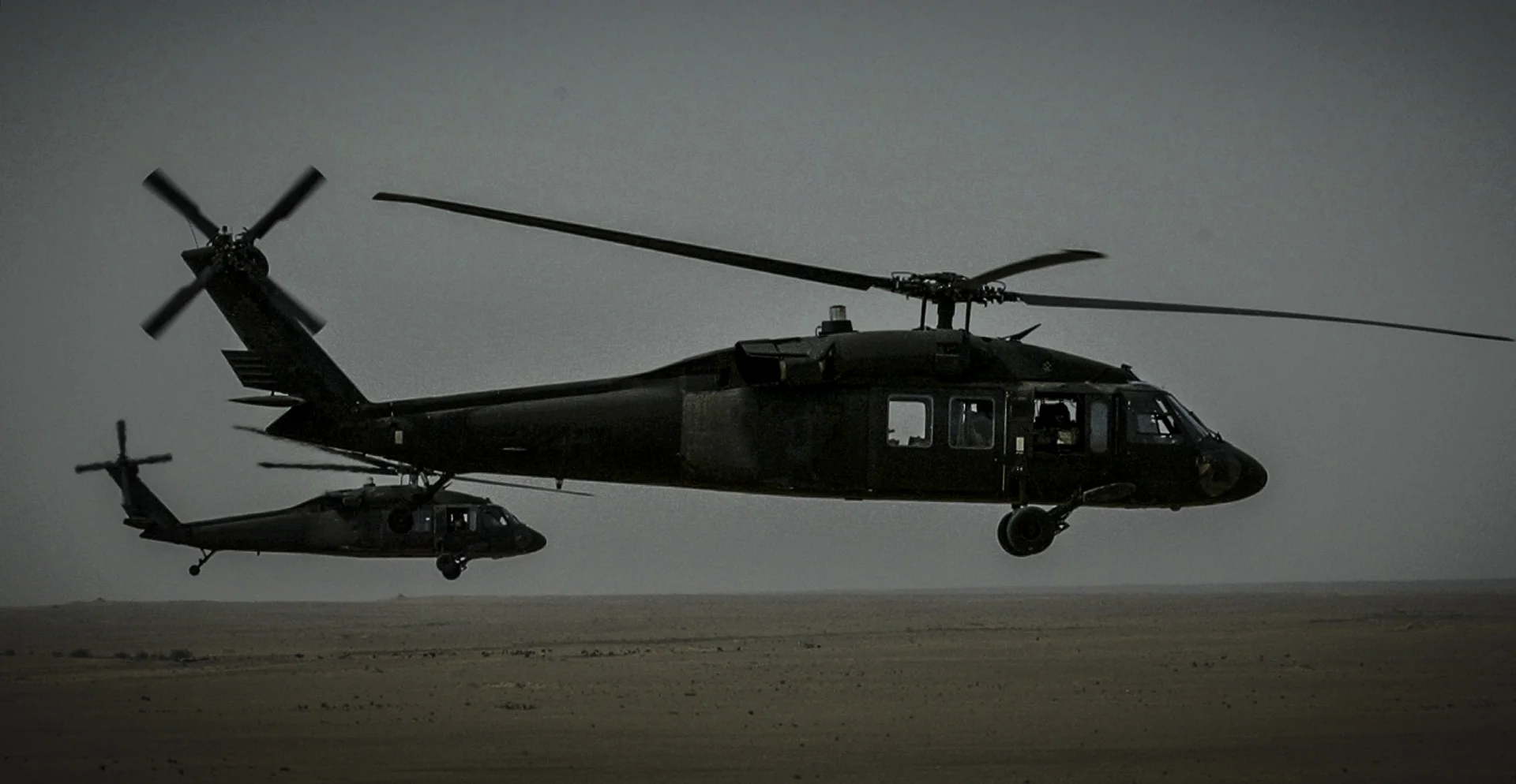Lot helikopterem z administratorem Iraku, Paulem Bremerem.