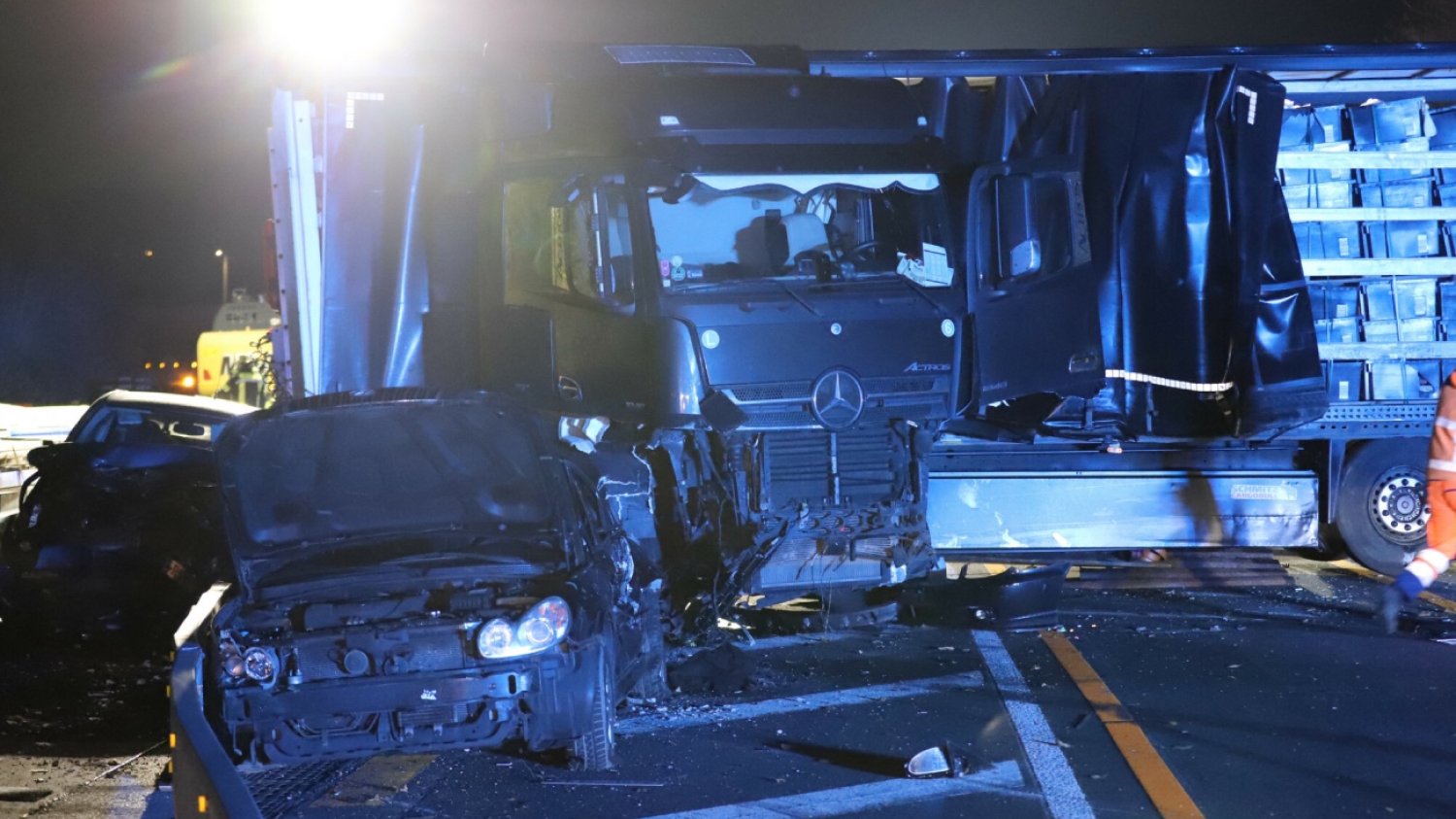 Niemcy. Polski kierowca ciężarówki sprawcą gigantycznego wypadku. Wielu rannych. Polski kierowca ciężarówki spowodował serię wypadków na niemieckiej autostradzie A1.