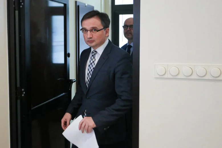 Zbigniew Ziobro domaga się odwieszenia kary 6 miesięcy więzienia dla Miłosza P. Trener osobisty i instruktor sztuk walki jest podejrzany o pobicie swojej partnerki.