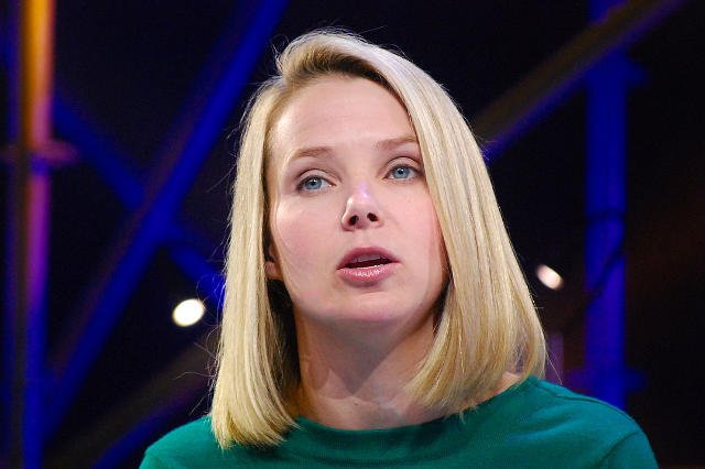 Szefowa Yahoo ponownie skróciła urlop macierzyński do 2 tygodni.