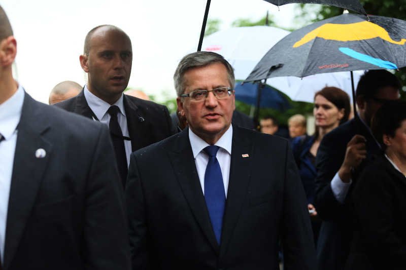 Bronisław Komorowski "ocenia taśmy jako poważny kryzys instytucji państwa".