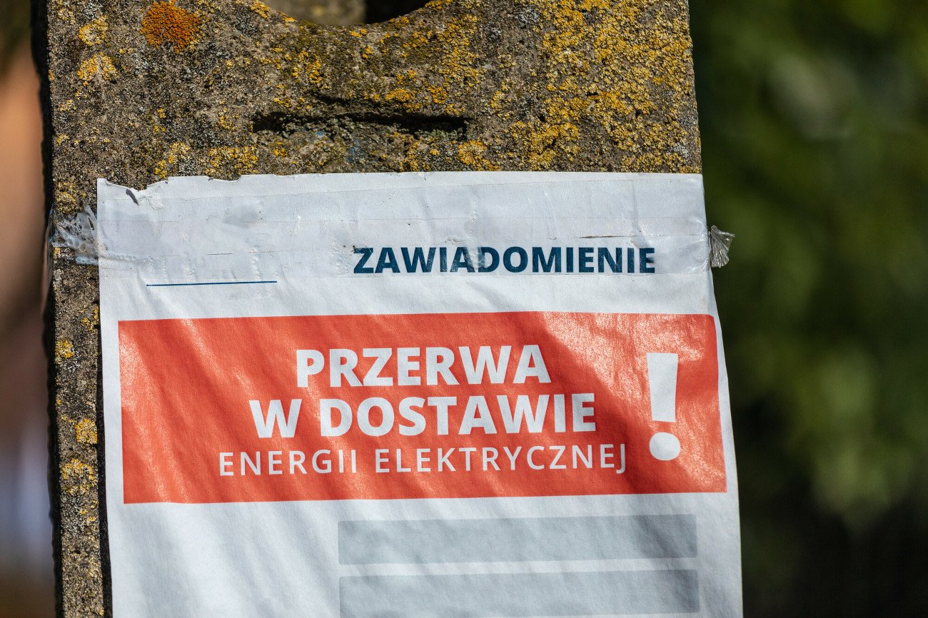 W Polsce coraz częściej mówi się o możliwych wyłączeniach prądu. Sprawdzamy, czy takie ryzyko rzeczywiście istnieje.