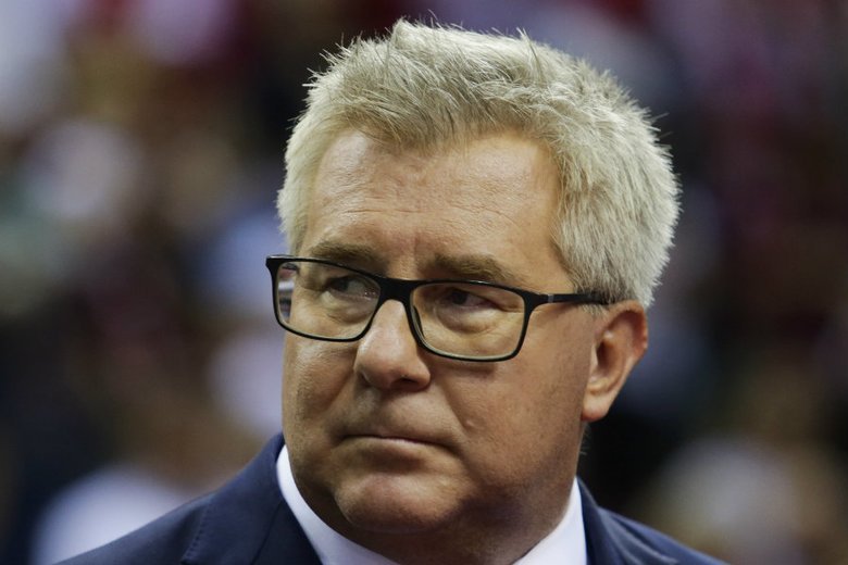 Ryszard Czarnecki twierdzi, że największym beneficjentem wprowadzenia na Ukrainie stano wojennego po rosyjskim ataku będzie... prezydent Poroszenko.