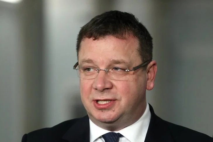 Michał Wójcik w kuriozalny sposób odniósł się do wątpliwości szefa PKW ws. wyborów.