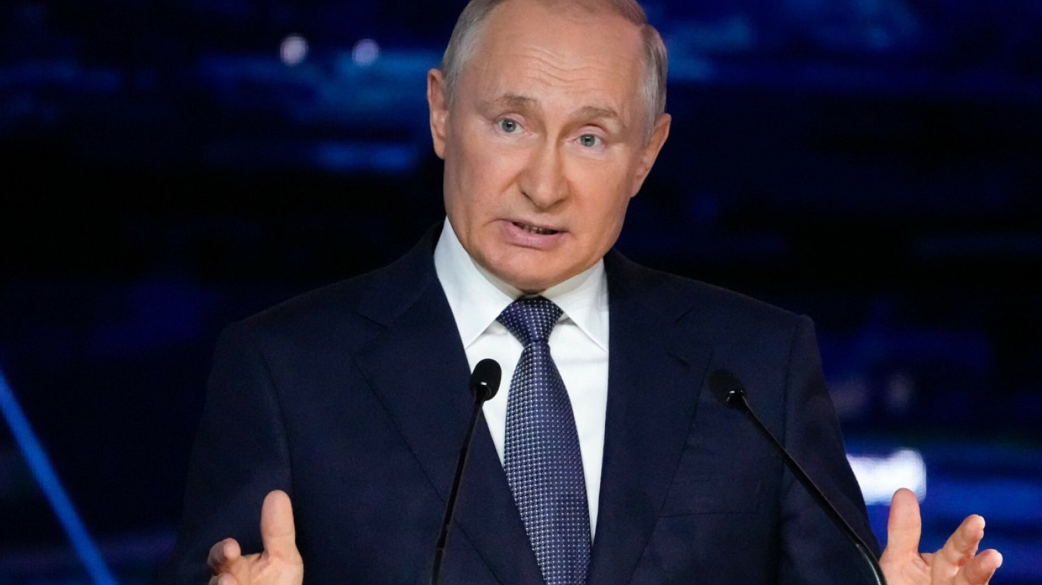 Putin podczas wizyty w Dagestanie zdecydował się na wyjście do tłumu