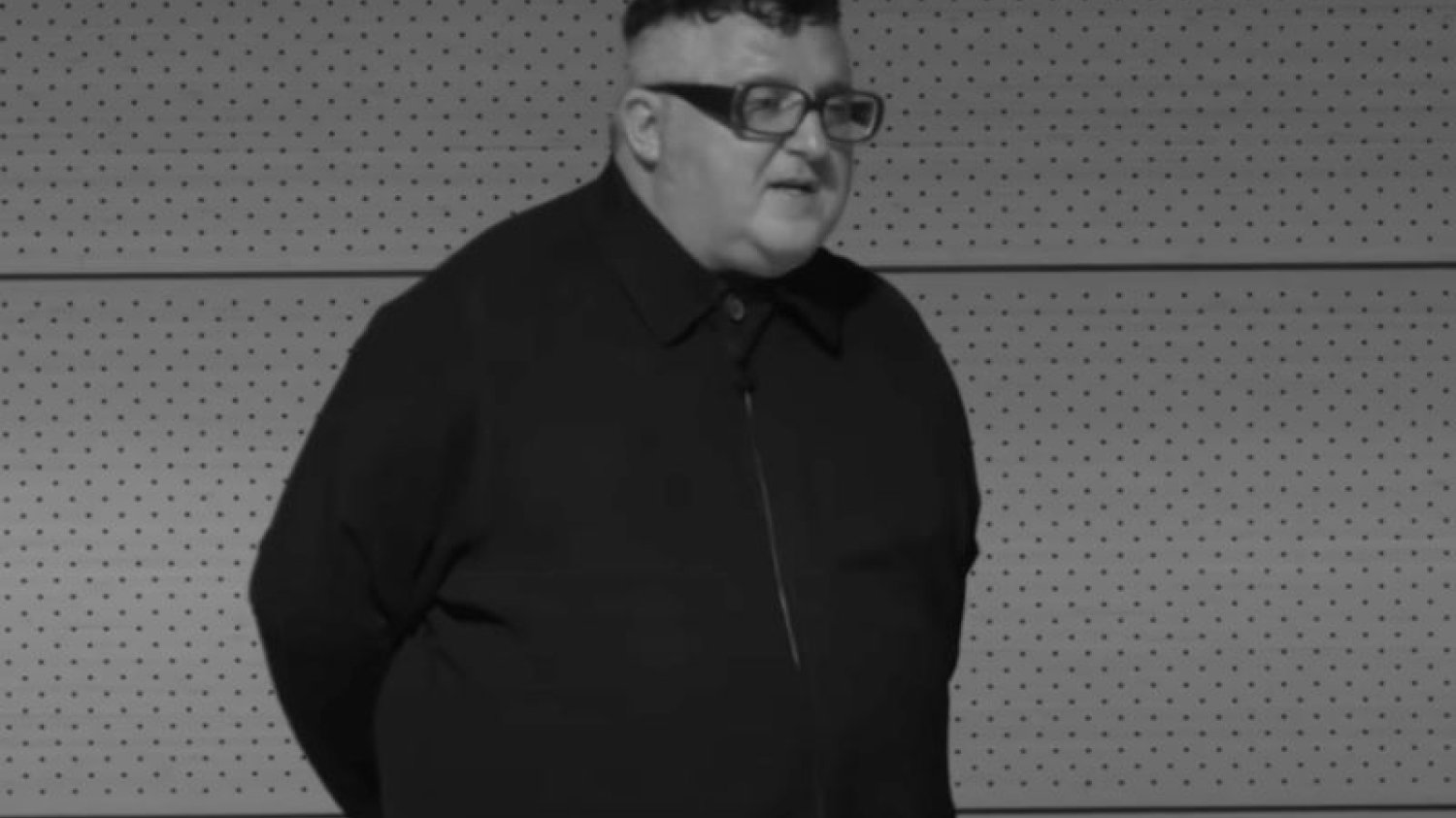 Alber Elbaz nie żyje.