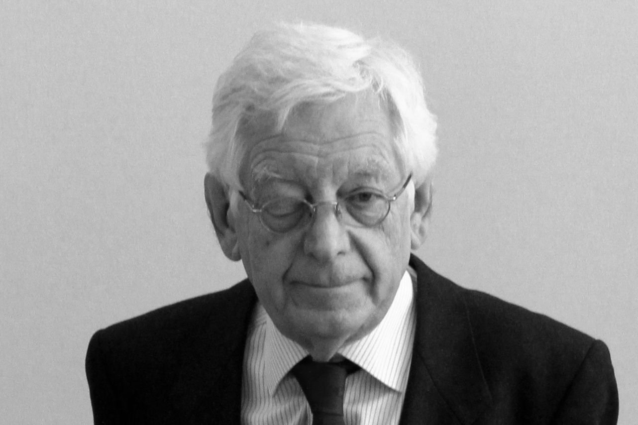 Zdzisław Najder, były dyrektor Radia Wolna Europa, zmarł w wieku 90 lat.