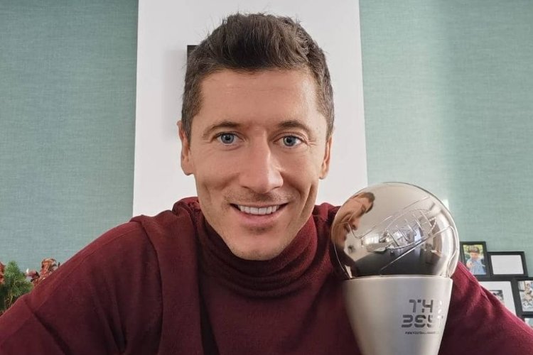 Robert Lewandowski został najlepszym piłkarzem świata 2020 roku. Co na to Cristiano Ronaldo? Robert Lewandowski został najlepszym piłkarzem świata 2020 roku. Co na to Cristiano Ronaldo?