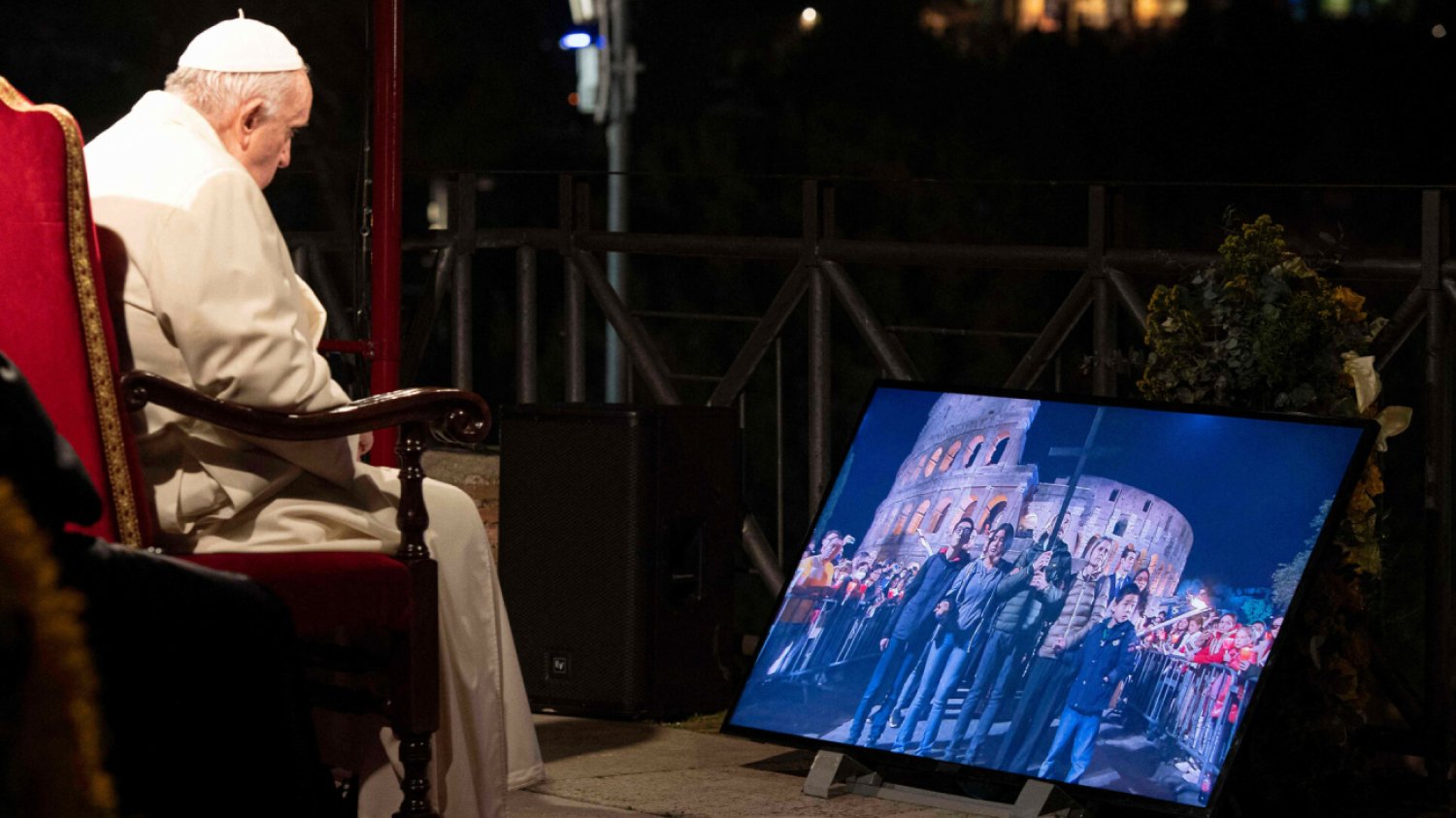 Droga Krzyżowa w Rzymie. Czemu papieża Franciszka nie było w Koloseum?
