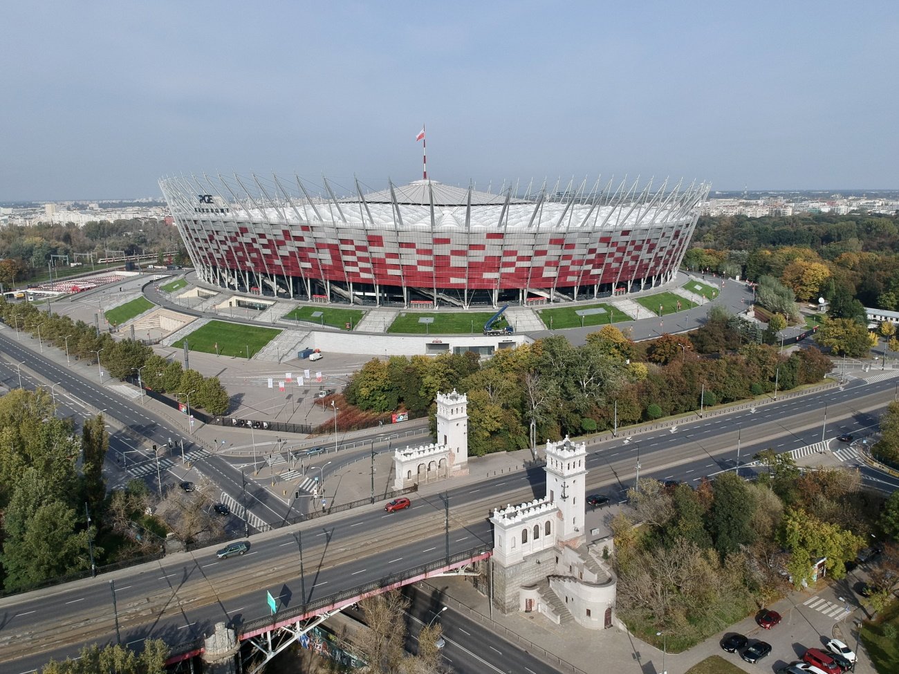 Premier zapowiedział, że na Stadionie Narodowym powstanie strefa kibica podczas Euro 2020