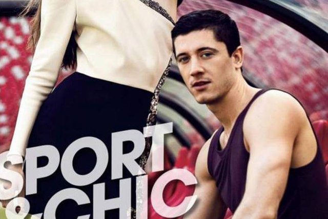 Robert Lewandowski, kapitan drużyny najprzystojniejszych 2012, na okładce "Fashion Magazine"