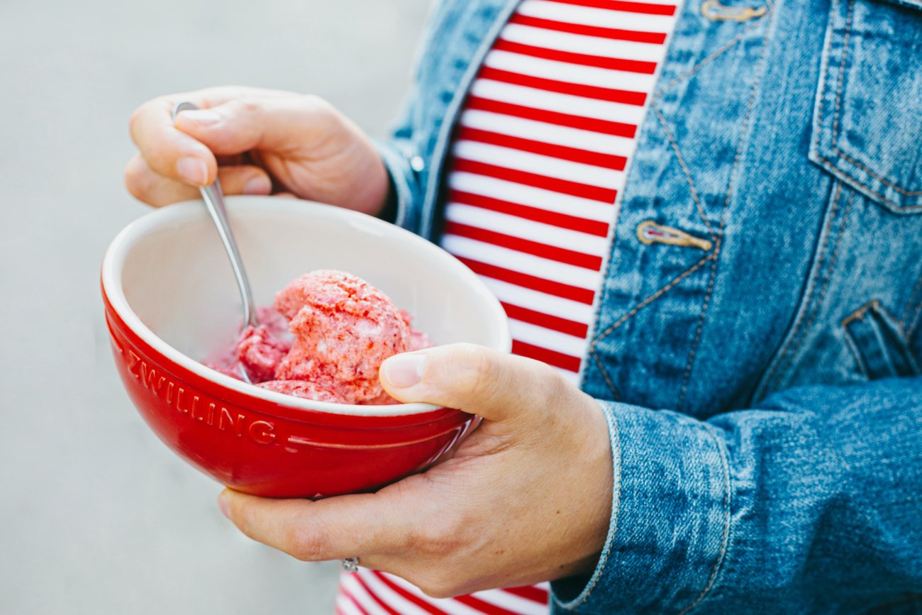 Jak zrobić zdrowe, domowe lody? Oto 3 przepisy na przepyszne lody bez cukru