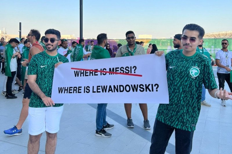 Kibice go zaczepiali. Robert Lewandowski odpowiedział w najlepszy sposób