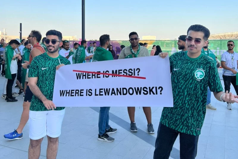 Kibice go zaczepiali. Robert Lewandowski odpowiedział w najlepszy sposób