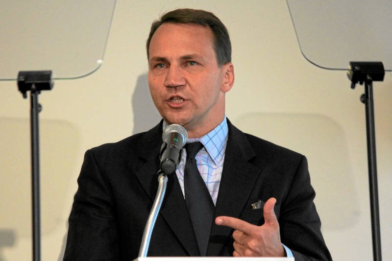 Radosław Sikorski poprosił Ashton o pomoc ws. wraku Tu-154