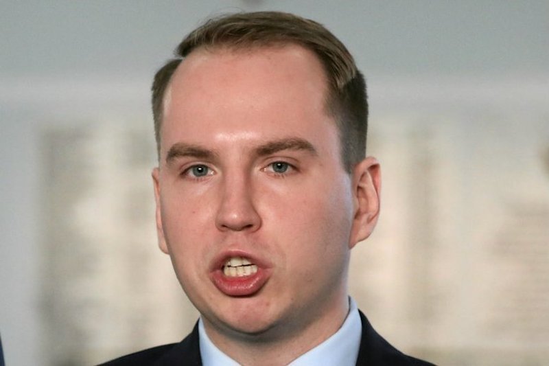 Adam Andruszkiewicz zapowiedział pozwy po publikacjach o "sfałszowanych podpisach".