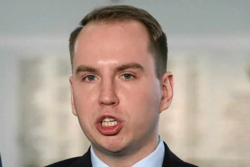 Adam Andruszkiewicz zapowiedział pozwy po publikacjach o "sfałszowanych podpisach".