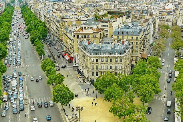 Paryż bez aut