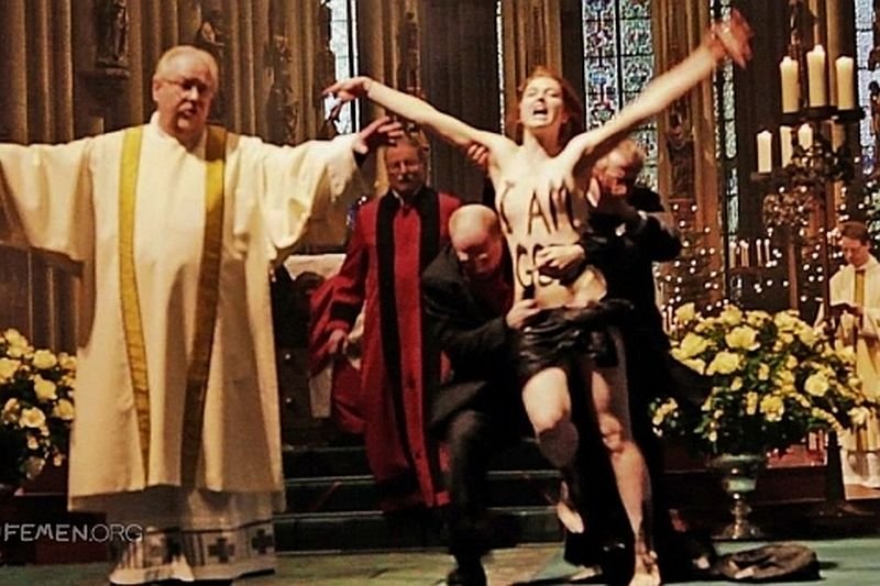 Josephine Witt z FEMEN rozbierała się w Koloni nie tylko w proteście, ale i na zlecenie tabloidów?