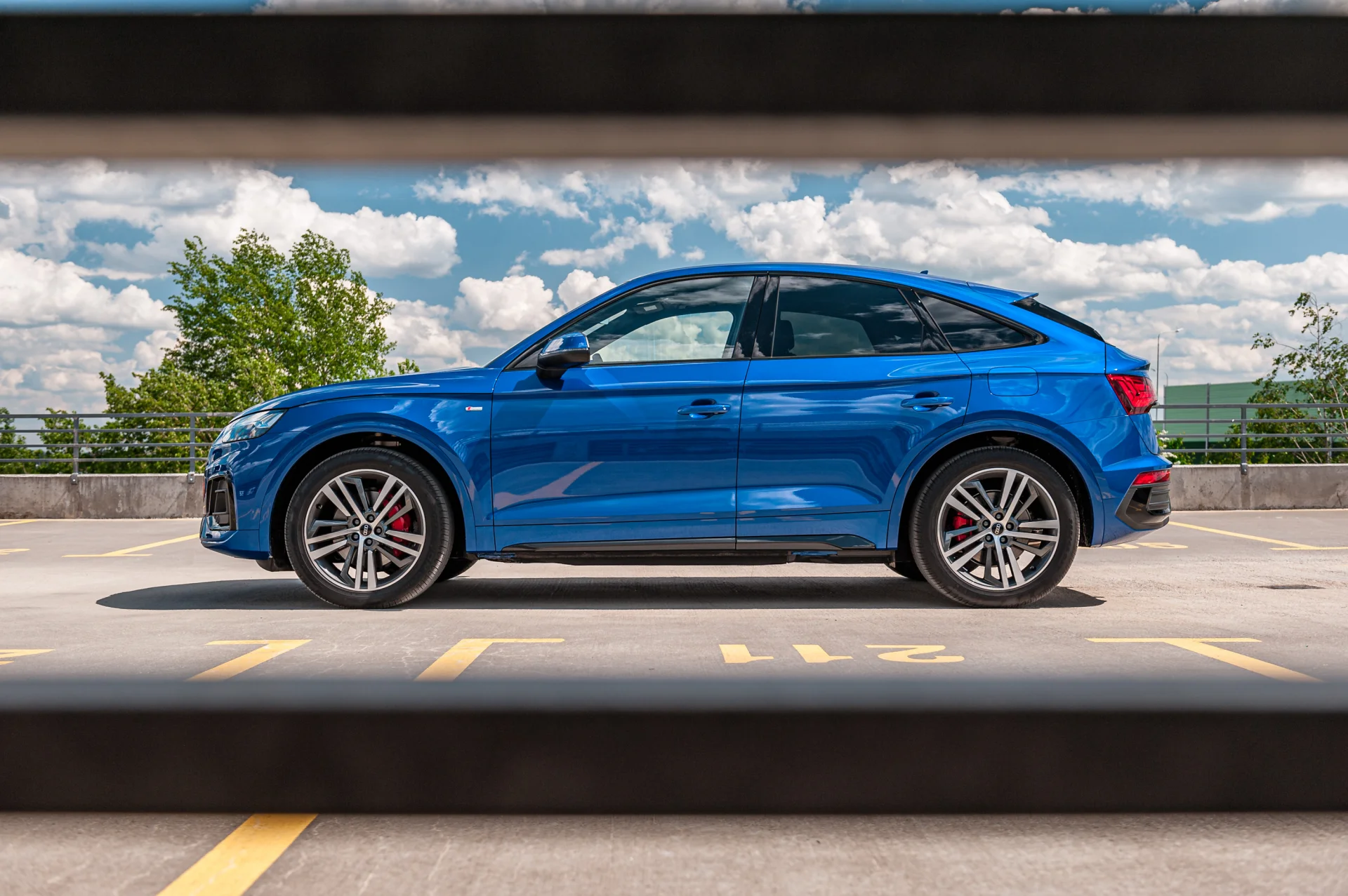 Nowe Audi Q5 Sportback to tzw. auto typu CUV.