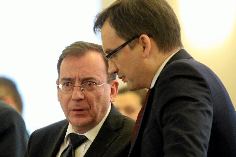 Niektóre tropy do archiwum taśm prowadzą m.in poprzez specsłużby koordynowane przez Mariusza Kamińskiego i prokuraturę podległą Zbigniewowi Ziobro