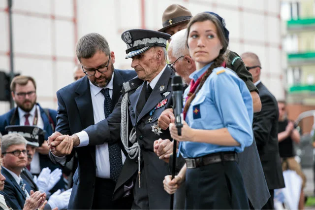 Generał Zbigniew Ścibor-Rylski w przedzień 73. rocznicy powstania warszawskiego.