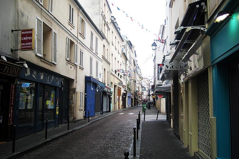 W niedzielę w Paryżu trudno zrobić zakupy, bo we Francji od ponad stu lat panuje zakaz handlu w ten dzień.