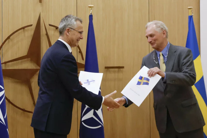 Oficjalne wnioski Finlandii i Szwecji. Dokumenty zostały przekazane sekretarzowi generalnemu NATO