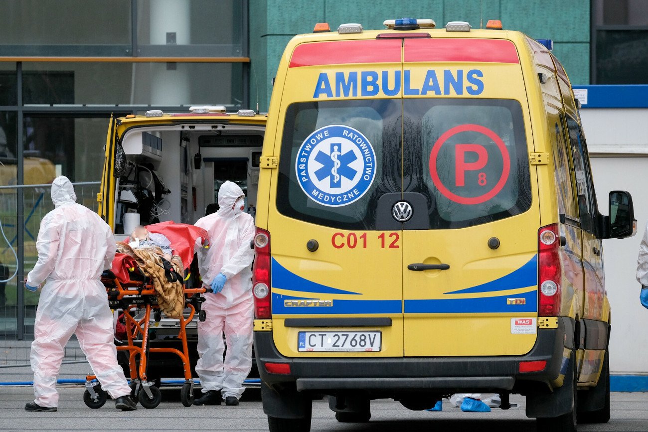 Ile zakażeń koronawirusem 30 września? Znamy nowy raport MZ o COVID-19.