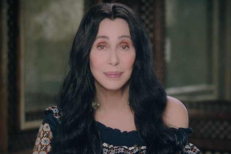Cher w teledysku do piosenki "Chiquitita".
