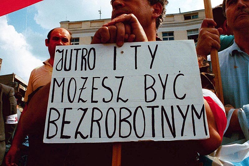 Protest bezrobotnych sprzed 20 lat. Czy wkrótce poziom bezrobocia będzie tak dotkliwy dla Polaków jak wówczas?