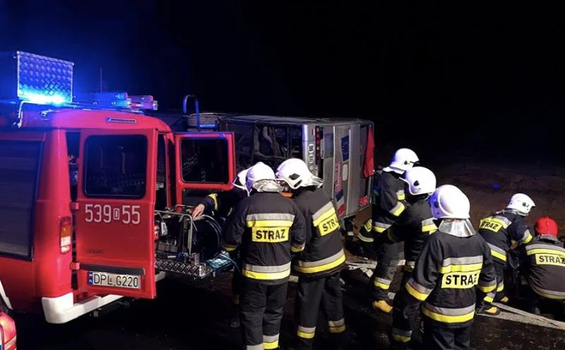 W czwartek doszło do poważnego wypadku na Dolnym Śląsku. Jedna osoba nie żyje, wielu poszkodowanych.