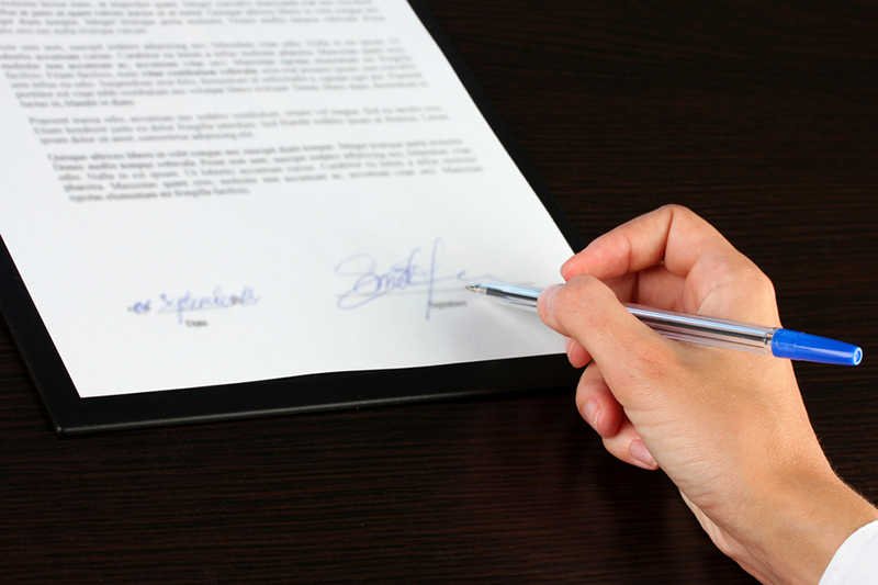 Likwidacja umów śmieciowych wyszłaby nam na dobre?