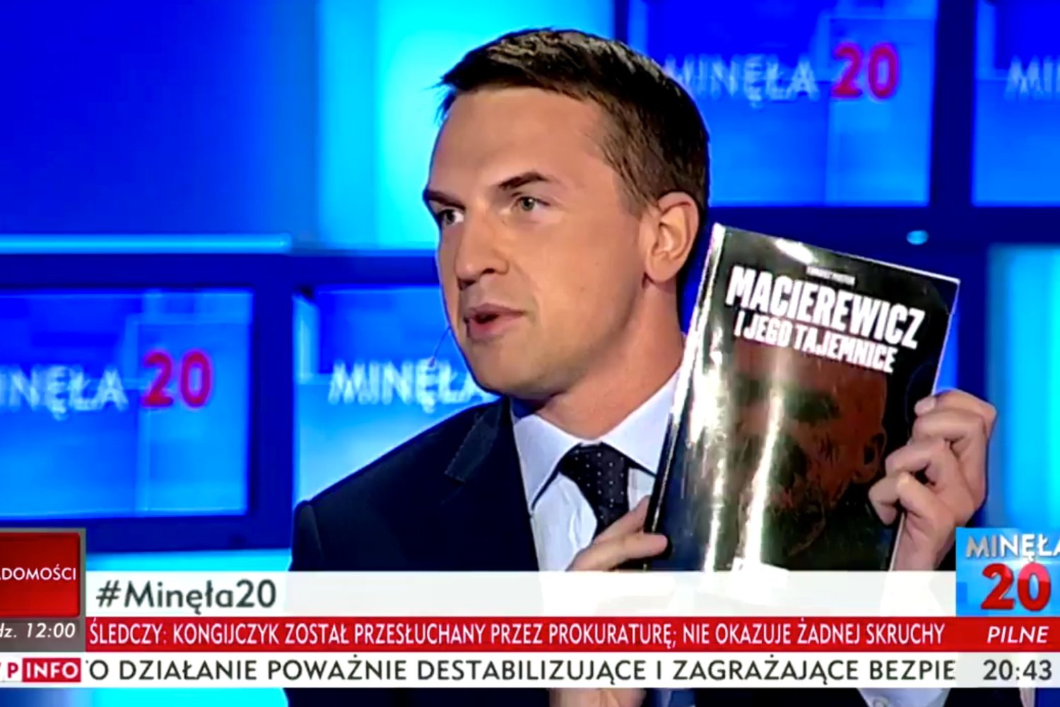 Poseł Szłapka przyszedł do studia z "zakazaną książką" i wywołał aferę.