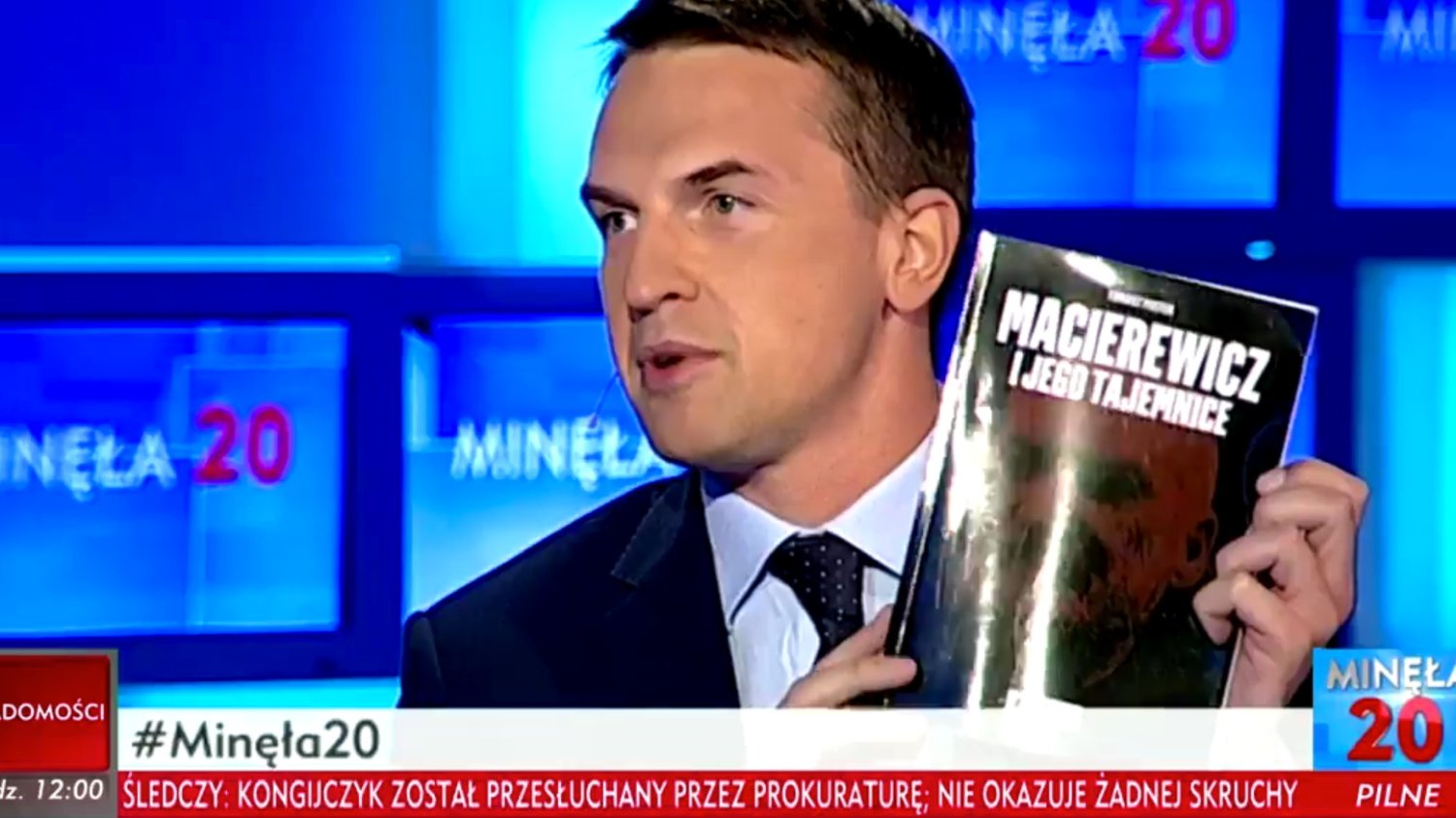 Poseł Szłapka przyszedł do studia z "zakazaną książką" i wywołał aferę.