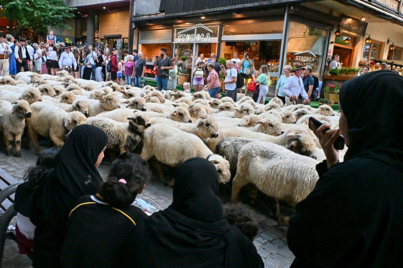 Turyści z Półwyspu Arabskiego podczas redyku w Zakopanem, który odbył się w sierpniu tego roku.