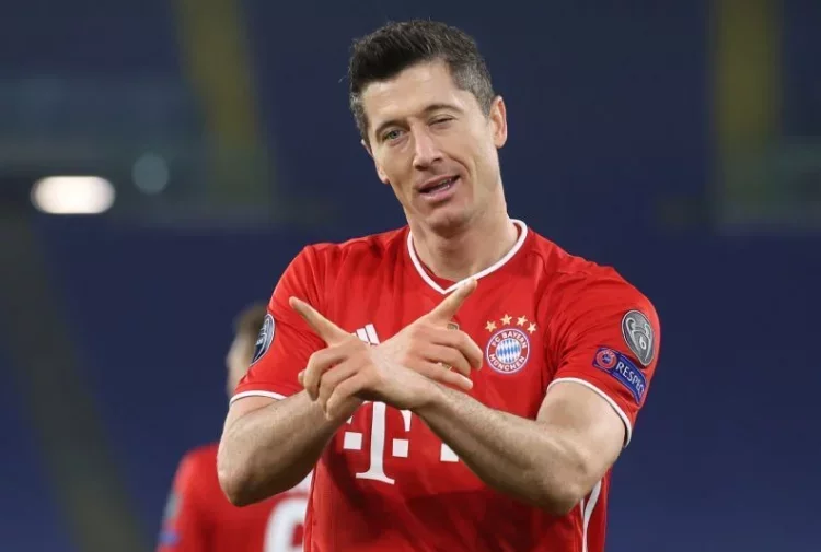 Lewandowski w tym sezonie Bundesligi strzelił już 36. goli. Transfer Lewandowskiego? Bayern miał dostać za niego konkretną ofertę.