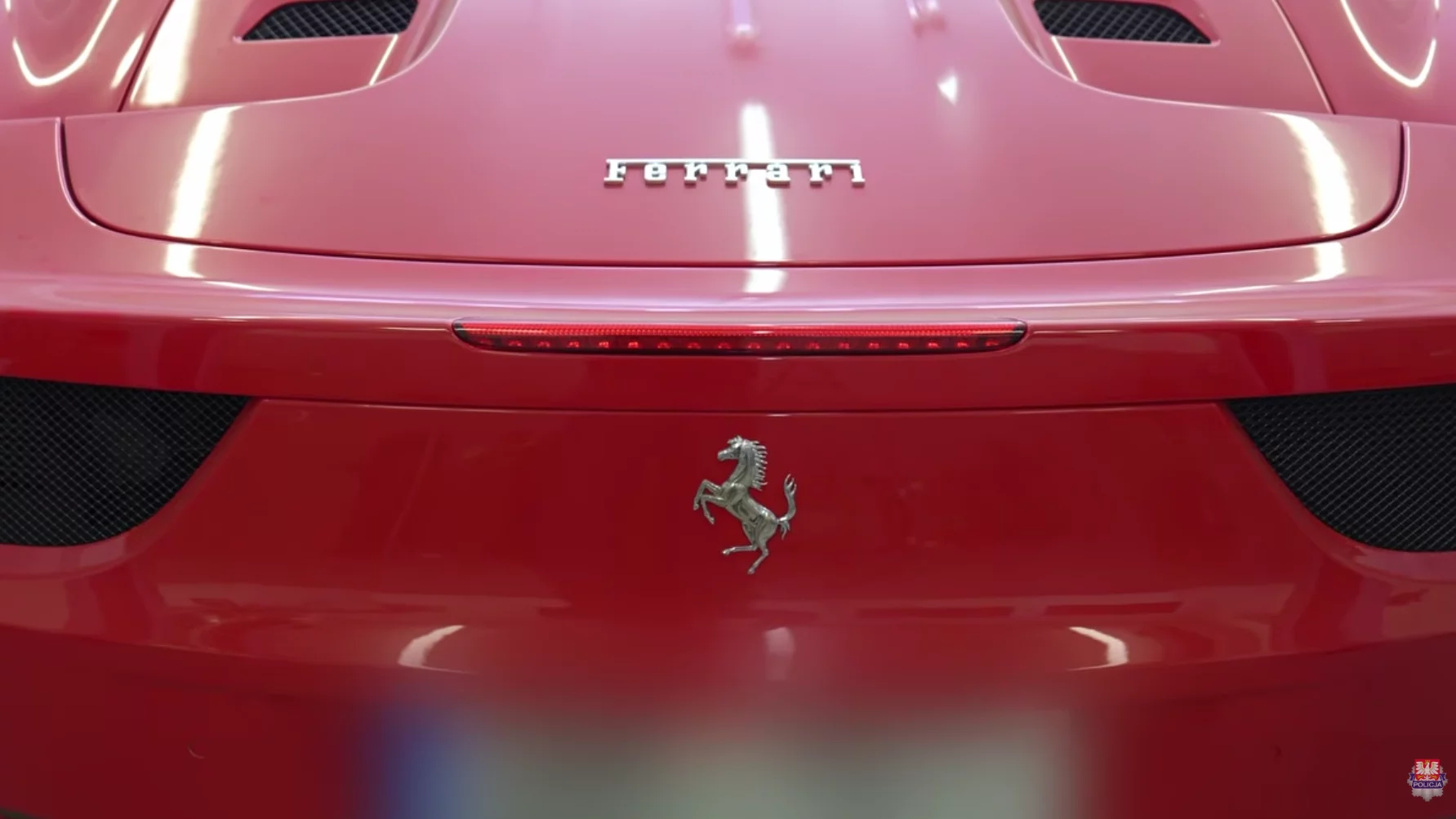 Ferrari za milion złotych w rękach policji. Kierowca "zarobił" na nie oszukując seniorów