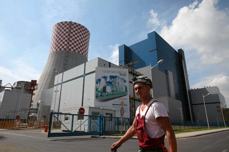 Byle szybciej i po cichu - tak rząd przeprowadził konsultacje społeczne w sprawie strategii energetycznej dla Polski?