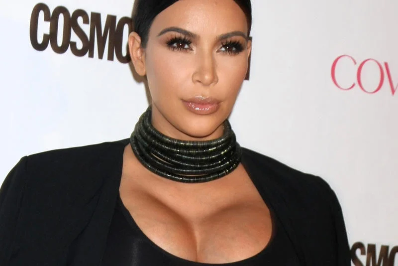 Kim Kardashian jest uznawana za królową botoksu. Z jej twarzy nie da się odczytać prawie nic.