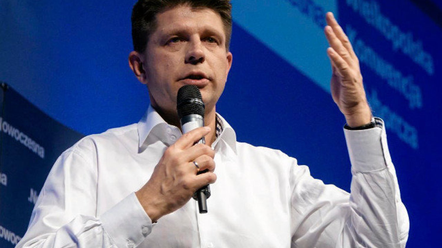 Ryszard Petru wierzy, że Polską można rządzić w inny sposób niż siłą.