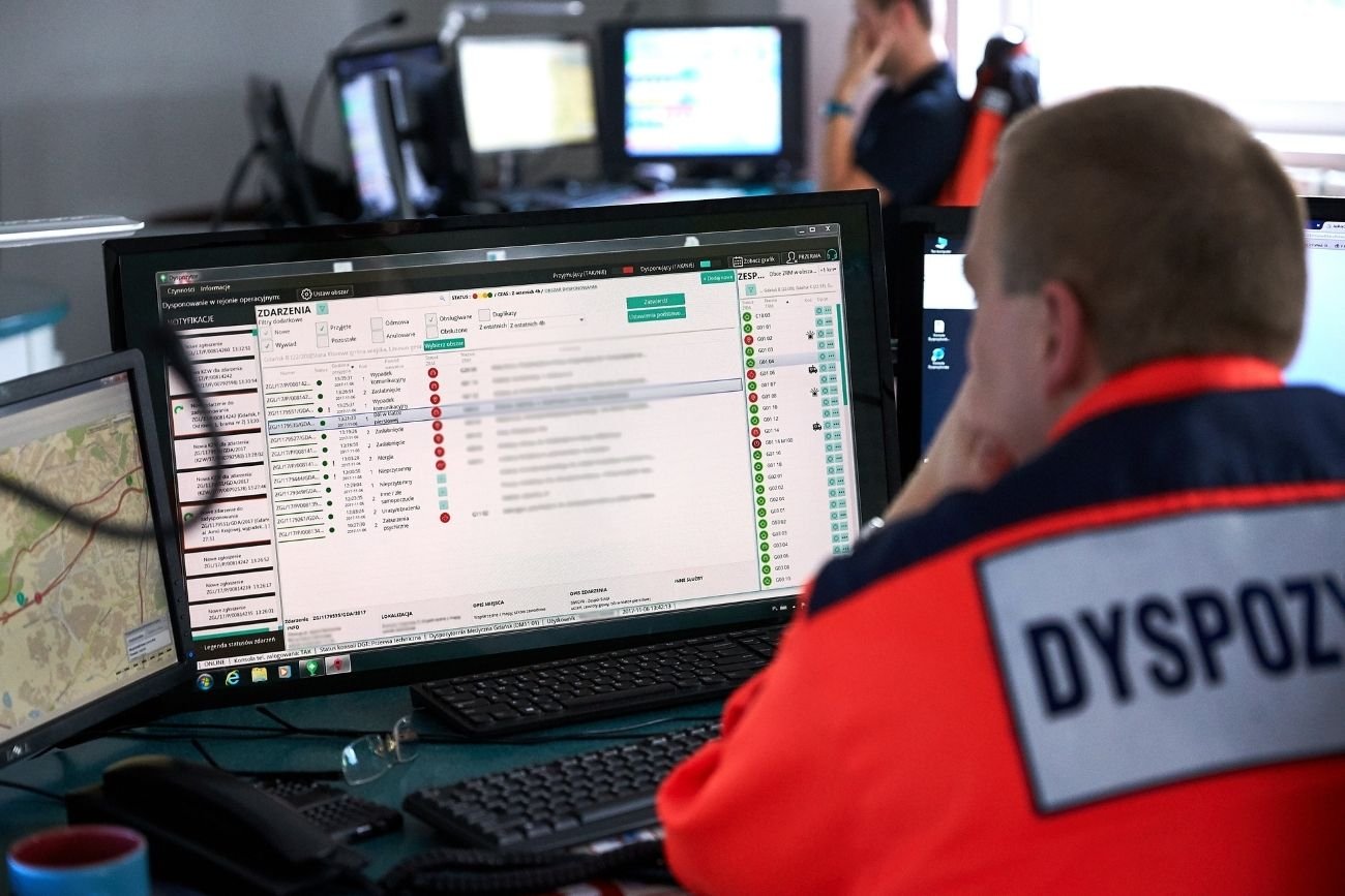 Awaria systemu numerów alarmowych. Są nowe informacje z MZ Wiemy, co z awarią systemu numerów alarmowych. Resort podał nowe informacje