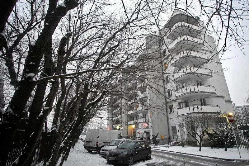 Aż 2,8 mln Polaków w wieku 25-34 mieszka nadal z rodzicami.