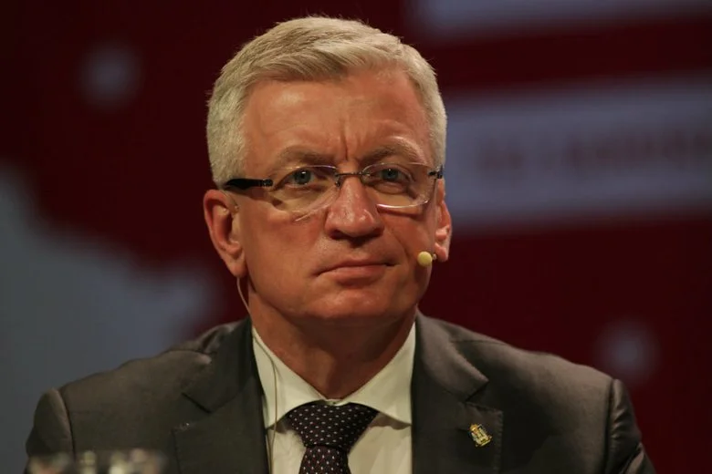 Do końca nie wiadomo było, czy Jacek Jaśkowiak zdecyduje się na start w prawyborach.
