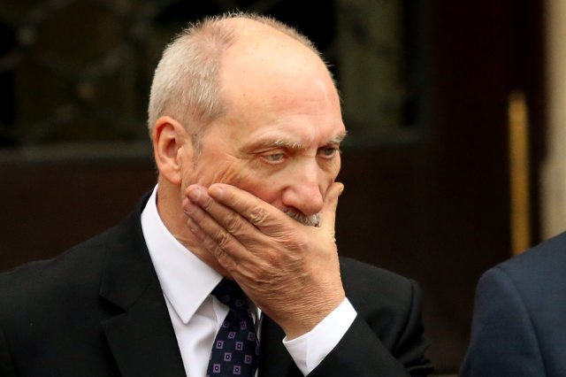 Antoni Macierewicz informuje, że podwyżki dla pracowników SWW są już przesądzone.