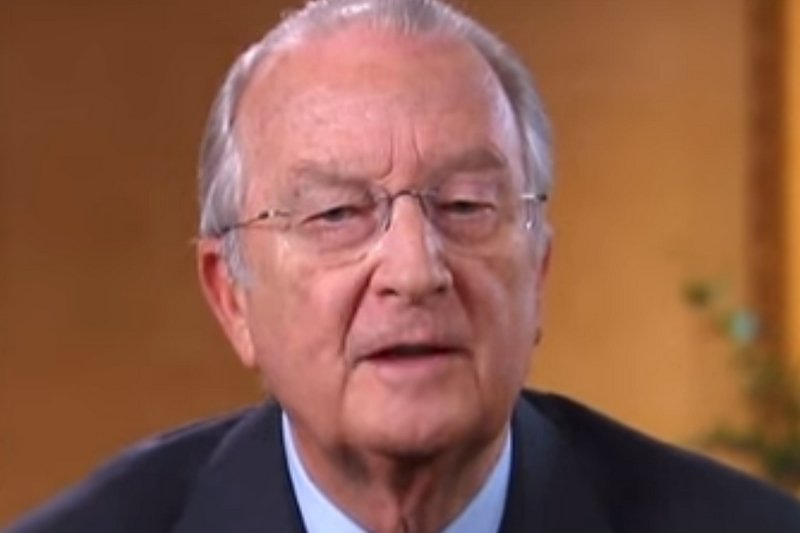 Król Albert II abdykował w 2013 roku.